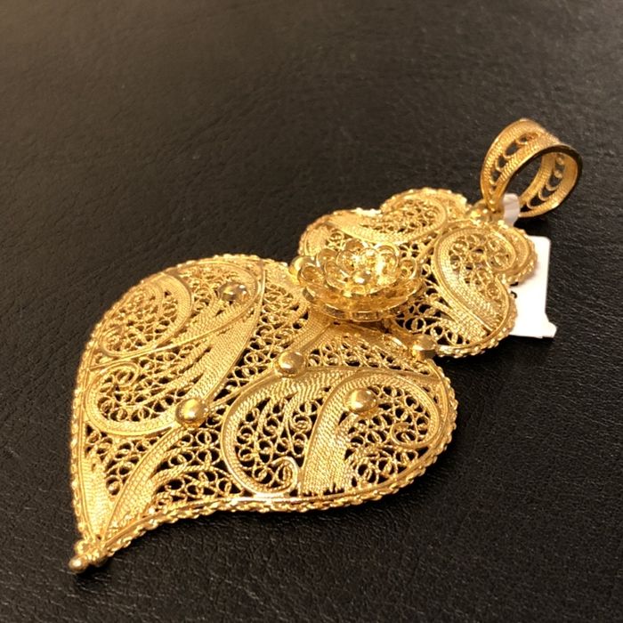 Pendente Coracao de Viana em Prata Dourada 925%