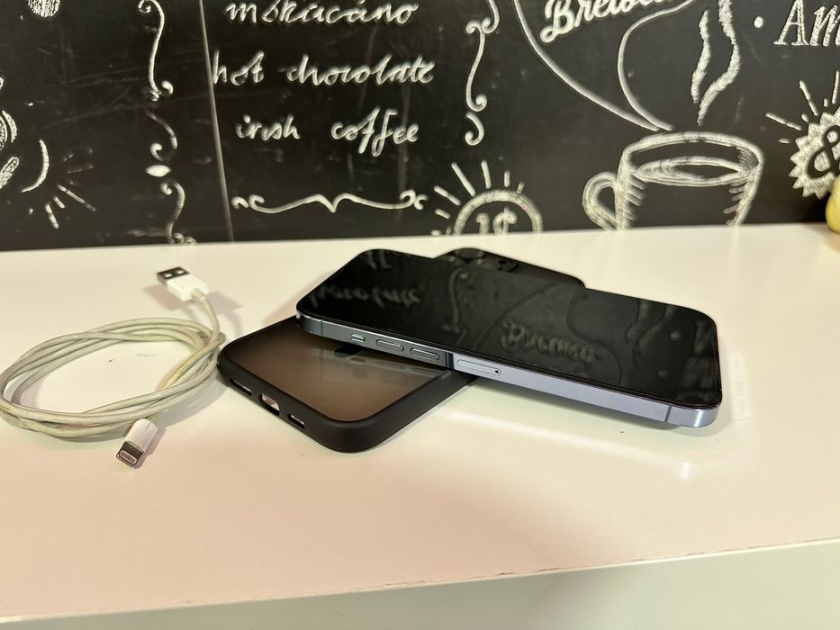 iPhone 13 Pro Max azul marinho