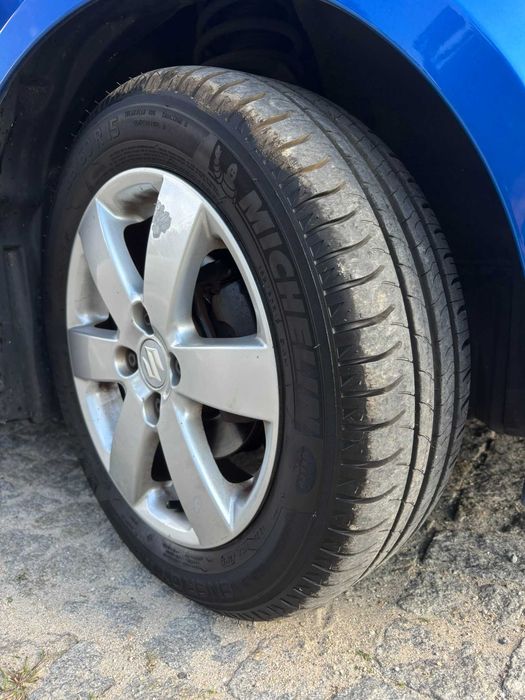 SUZUKI SWIFTcitadino económico, em estado impecável