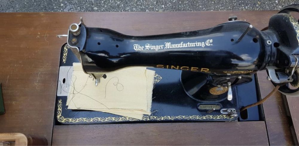 Продам швейну машинку Singer