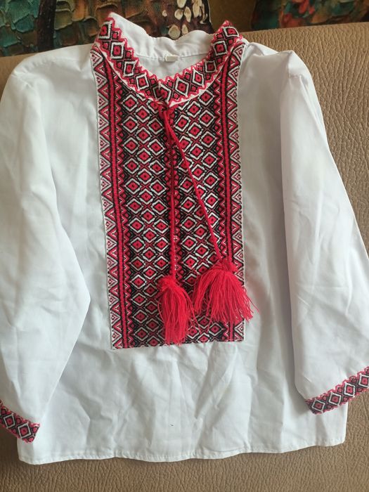 Продам вишиванку на хлопчика