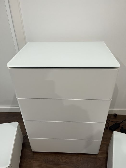 Camiseiro 4 gavetas lacado branco com led Antarte