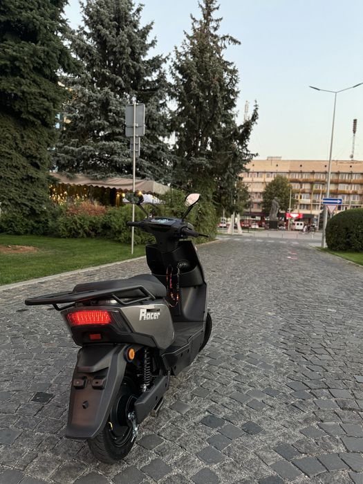 електроскутер Corso Racer