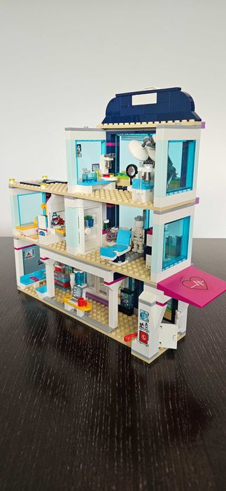 Lego Friends szpital Heartlake (41318]
