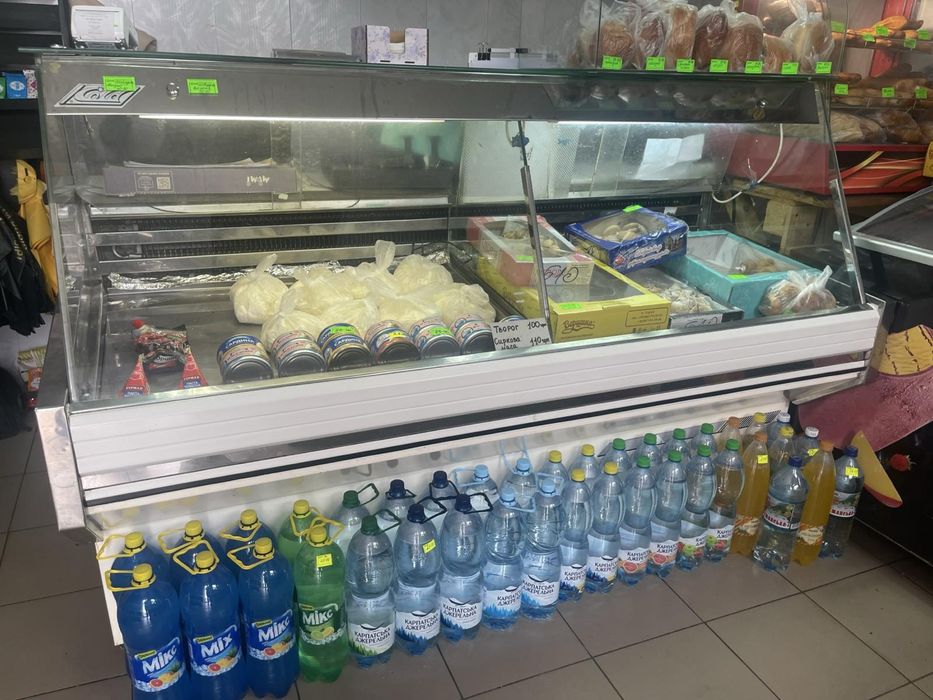 Продаются холодильная  витрина Gold б/у ( гастрономические)