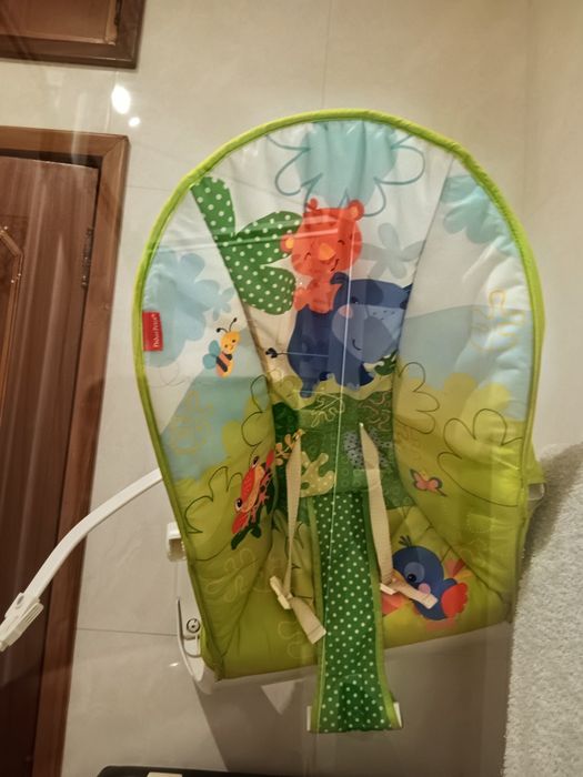 Vendo cadeira baloiço de criança em bom estado de conservação.