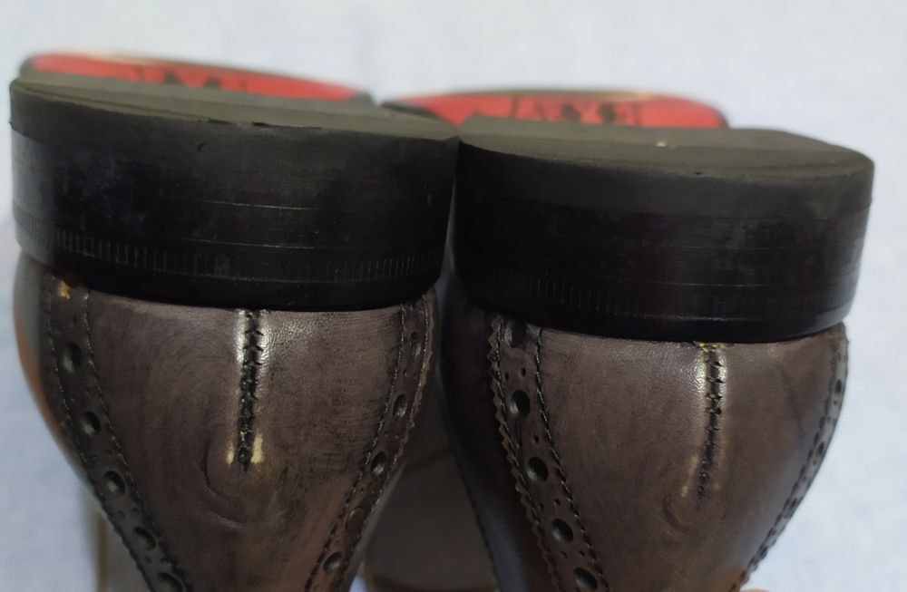 Туфли кожаные Koil туфлі шкіряні броги