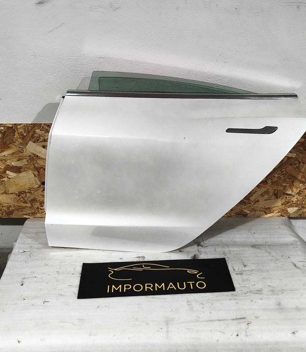 Porta trás Esq Tesla Modelo 3 2017-2023