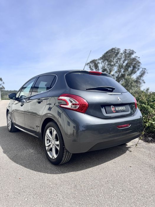 PEUGEOT 208 1.2  allure de 2015 nacional garantia de 18 meses