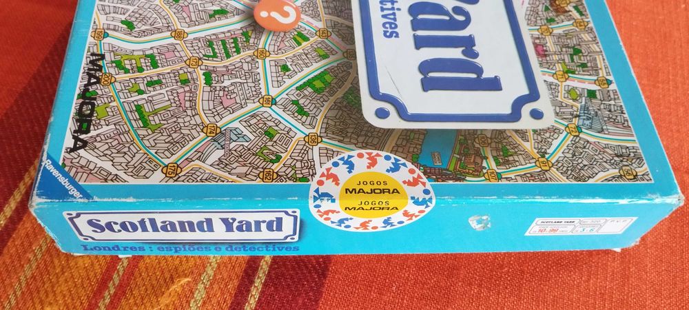 Jogo de Tabuleiro Scotland Yard Londres: Espiões e Detectives - Majora