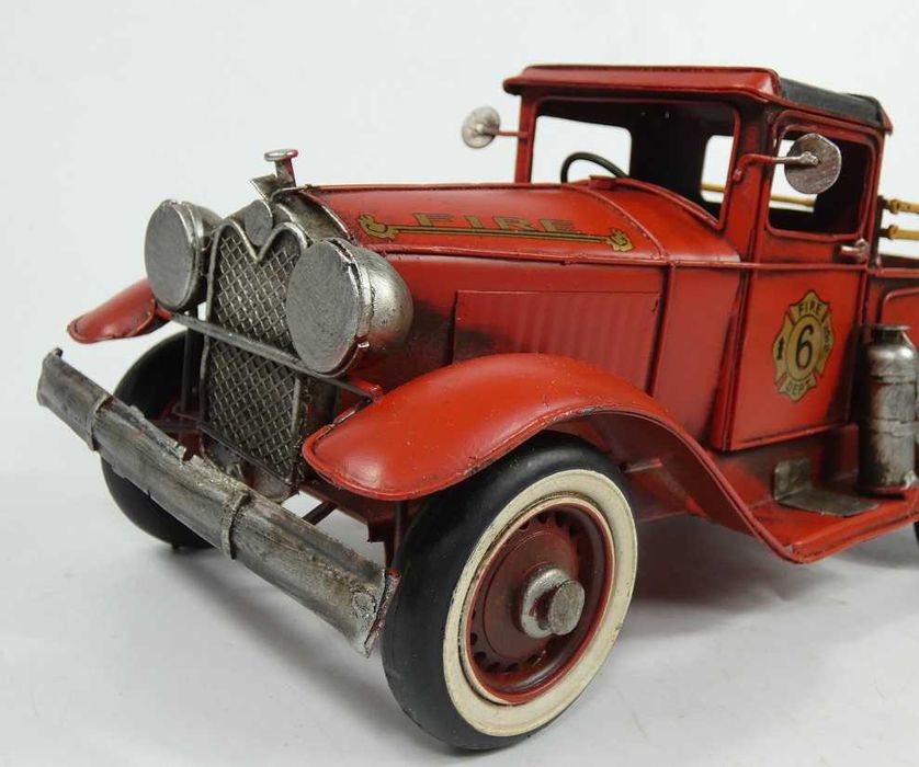 Duży metalowy WÓZ STRAŻACKI pick-up pojazd RETRO 28,5 cm