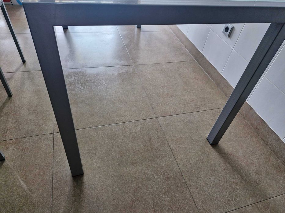 Mesa de cozinha + cadeiras