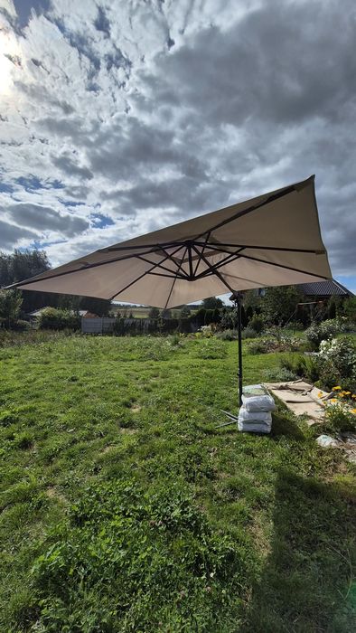 Parasol ogrodowy firmy out- liv.