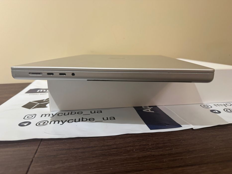 MacBook Pro 16 M1 Pro Chip 16Gb 512 Gb/10CPU/16GPU Silver (MK1E3)