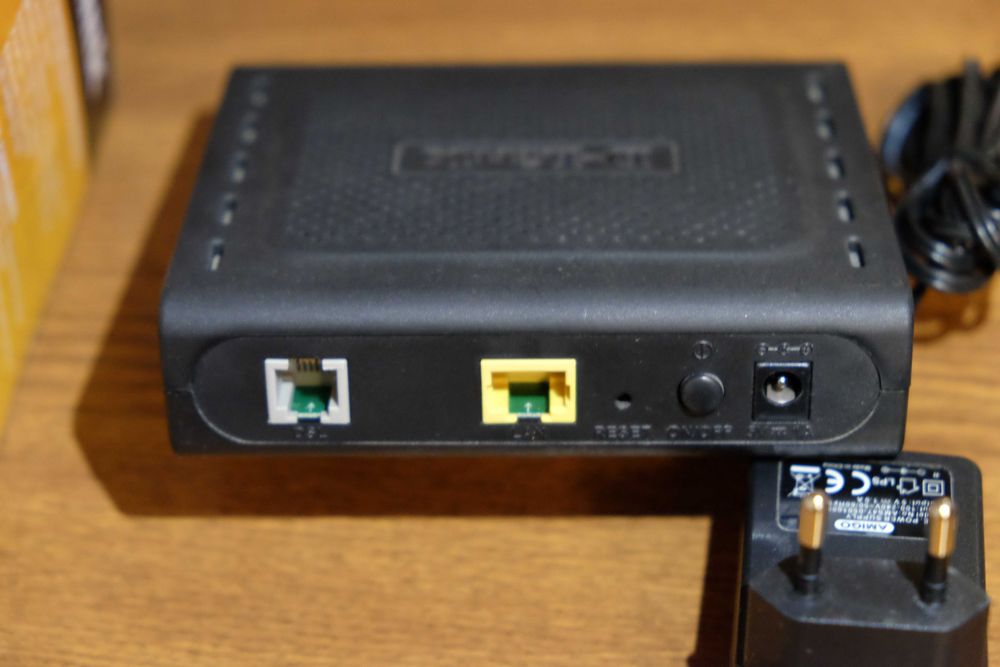 Роутер D-Link DSL-2500U