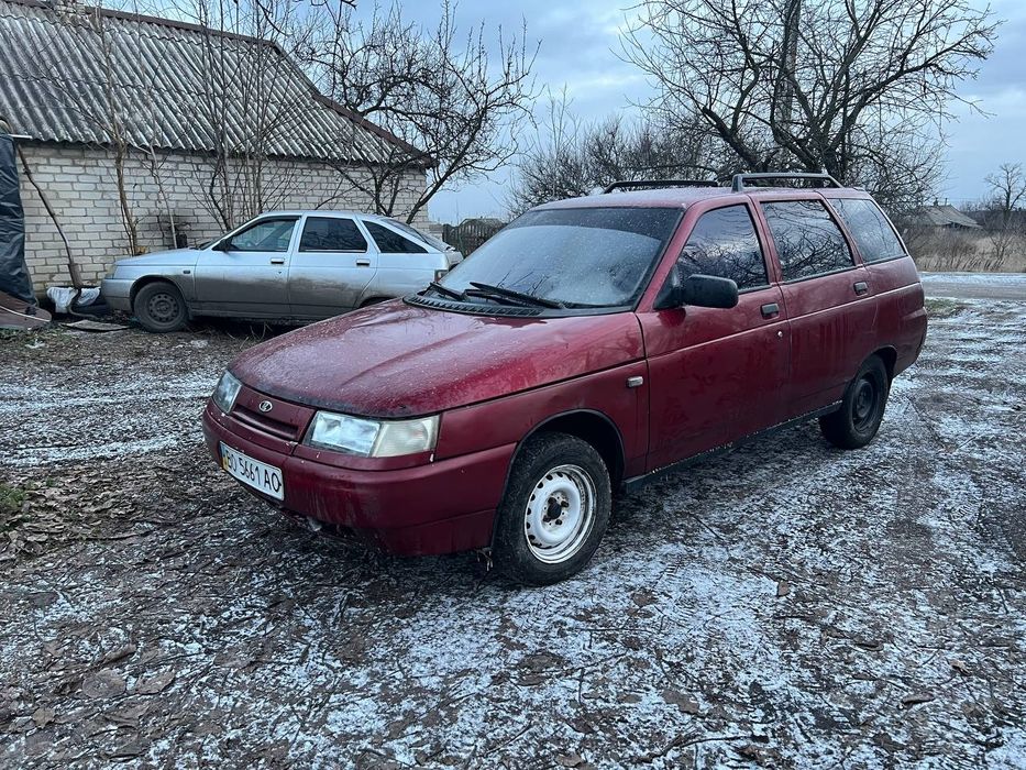 Продам Ваз 2111, об'єм двигуна 1,5. Був виконаний капітальний ремонт двигуна, після ремонту двигуна газ у використанні не був, але в тех.паспорті вказаний. По кузову виконані зварювальні роботи. 
По всім питанням пишіть в особисті повідомлення, або за номером  +38********19