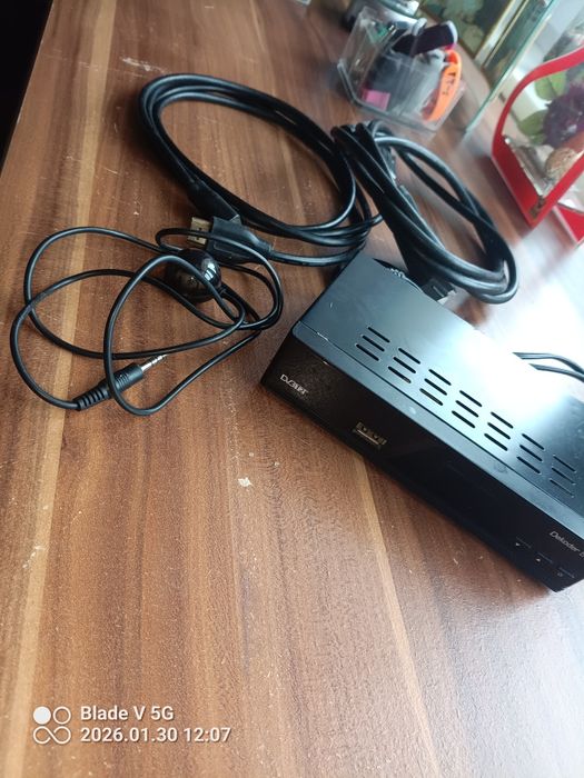 Dekoder DVB-T / STB  + kable – sprawny