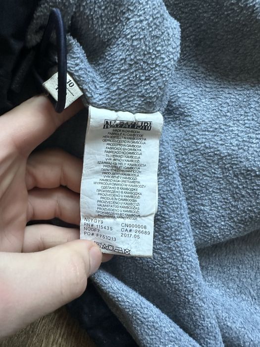 Продам анорак чорний