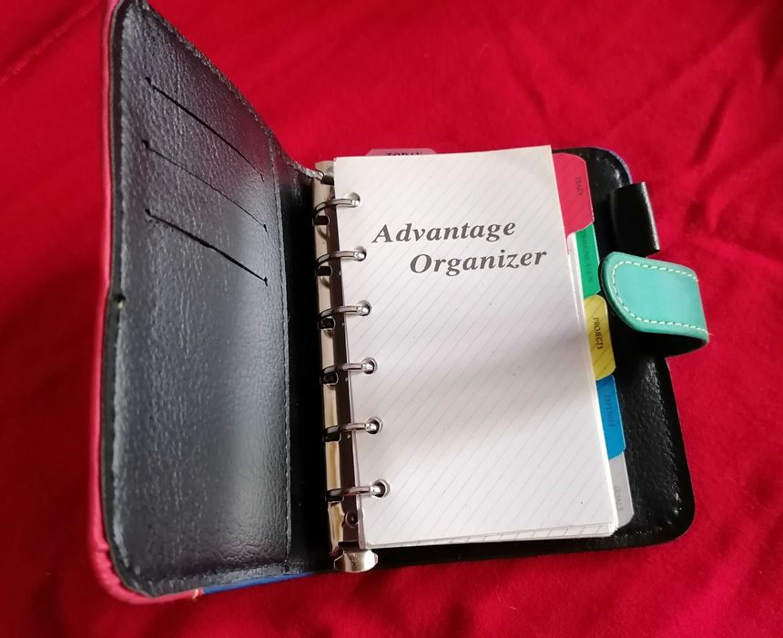 Lote de Material Escolar - 8 Artigos Incluídos