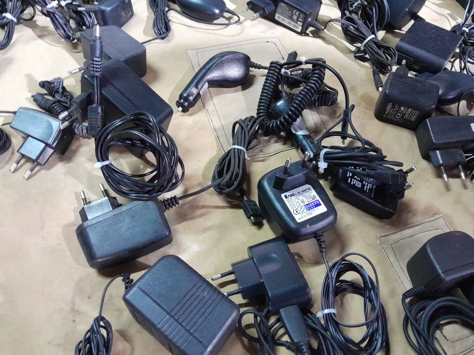 Carregadores de telemóveis e transformadores