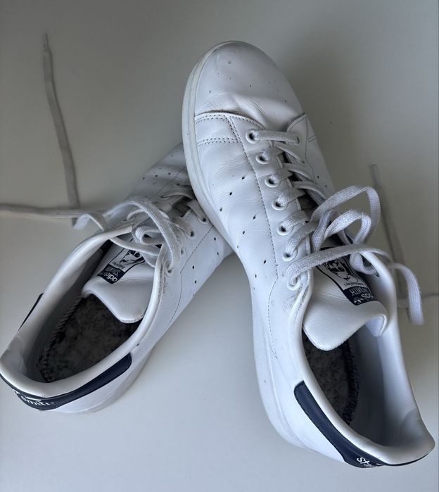 Sapatilhas Adidas Stan Smith brancas e azul-marinho Homem (45 1/3)