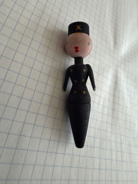 Stara drewniana figurka górnika / kominiarza