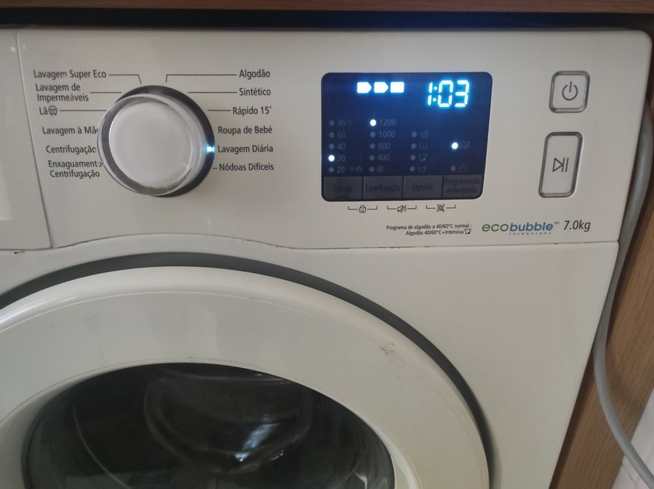 Máquina de lavar roupa Samsung