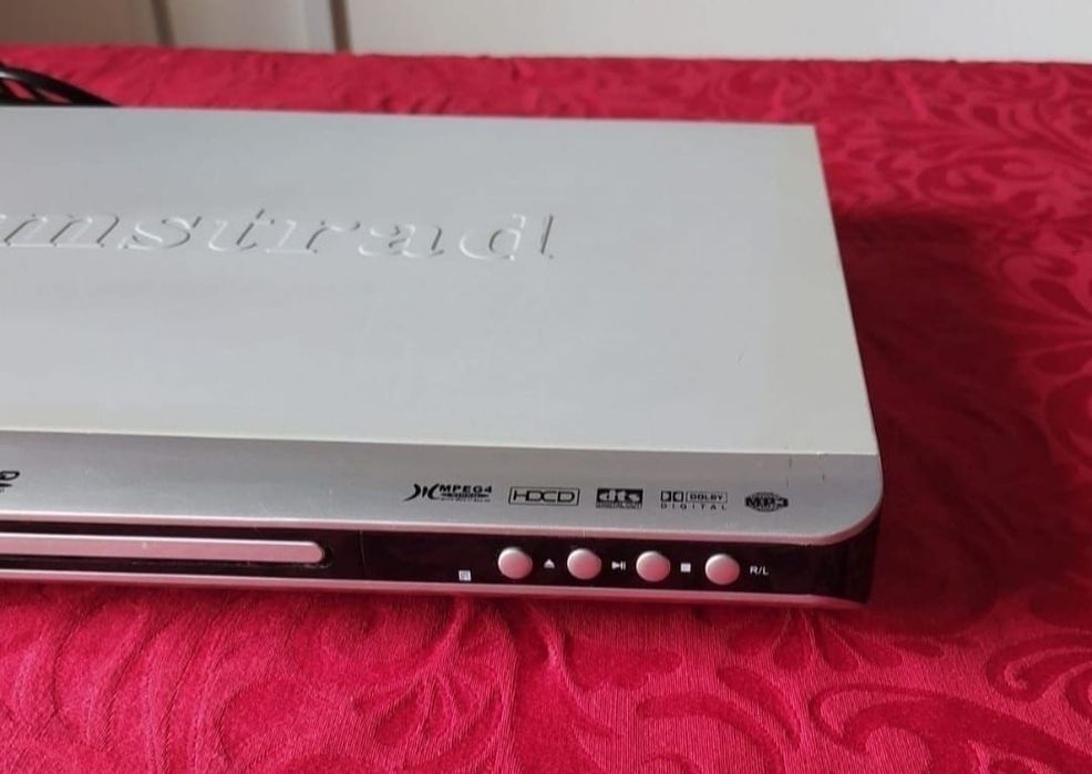 Amstrad DX4015 DVD Player

- TV connection cable
- No remote64564387881601122