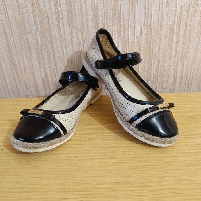 Обувь для девочки (туфли, ботинки, резиновые сапоги, тапочки)