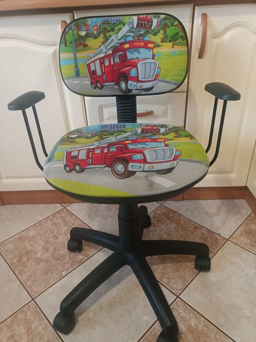 Krzesełko obrotowe dla dziecka