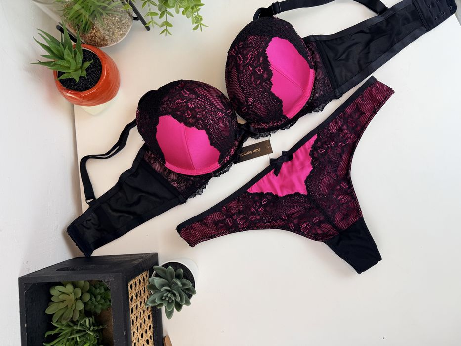 Комплект білизни бюстгальтер пуш ап + трусики s/m