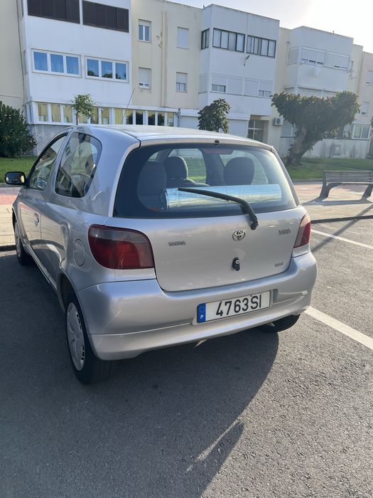Toyota Yaris 1.0 a gasolina