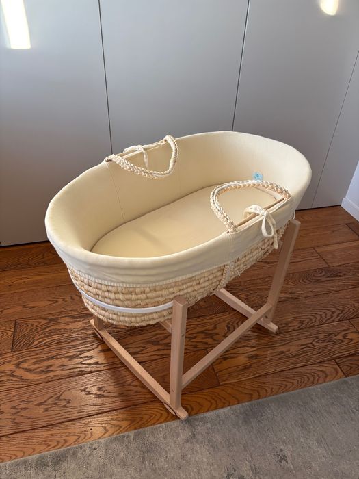 Kosz Mojżesza z kołyską