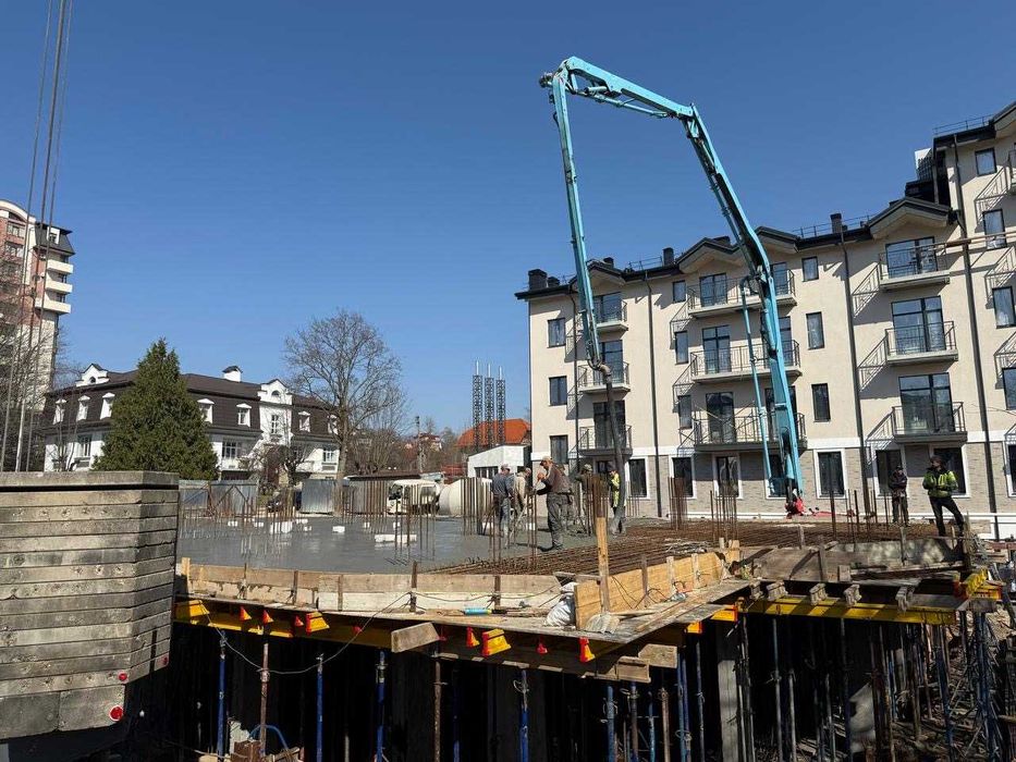 Оренда Автобетононасос з Свіжим Бетоном. Бетононасос.