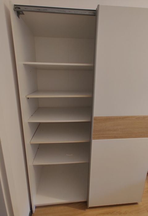 Duża szafa do sypialni
