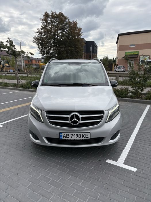 Автомобіль Mercedes- Benz