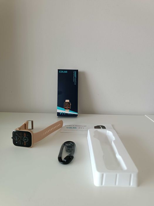 Smartwatch Dourado COLMI / Recebe Chamadas / Ecrã 1.9 / IP68 (NOVO)