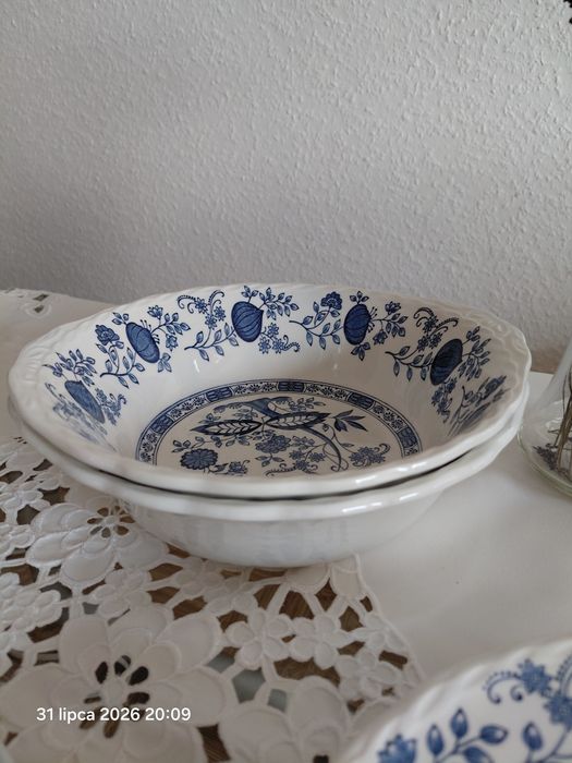 Zestaw talerzy biało niebieskich blue onion total art pottery