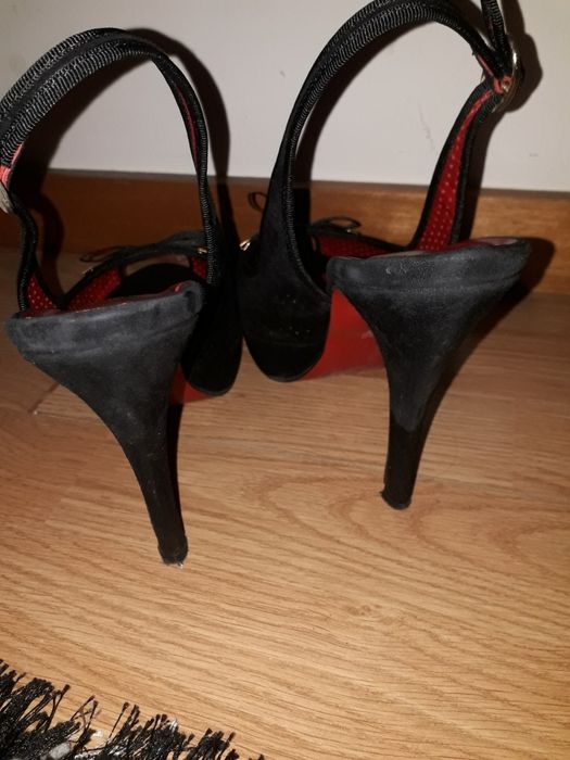 Sapatos de salto alto
