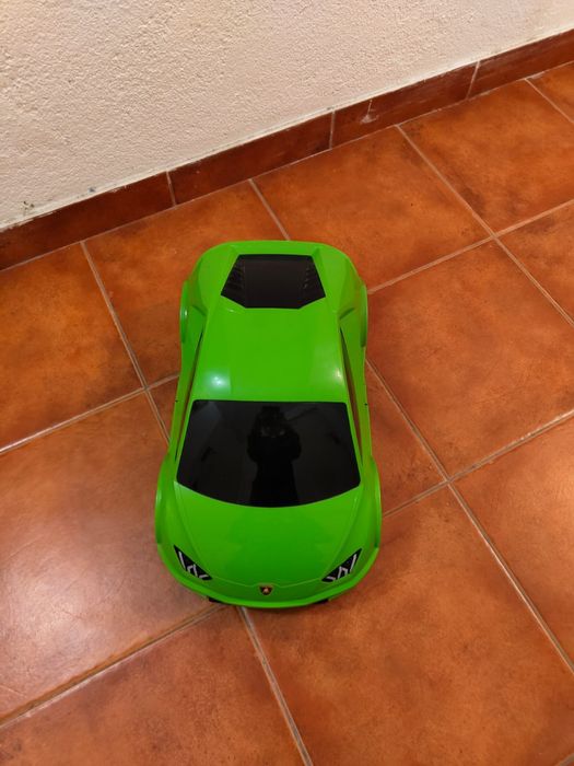 Mala criança lamborghini