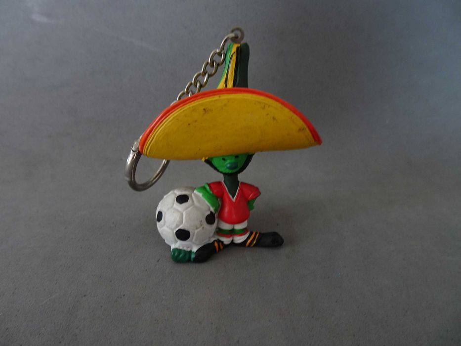 Figura Piqué em PVC - Mascote de futebol Mundial México 86 Maia Borges