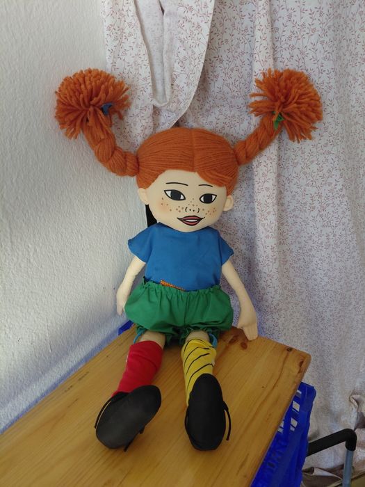 Boneca antiga em bom estado geral 5€