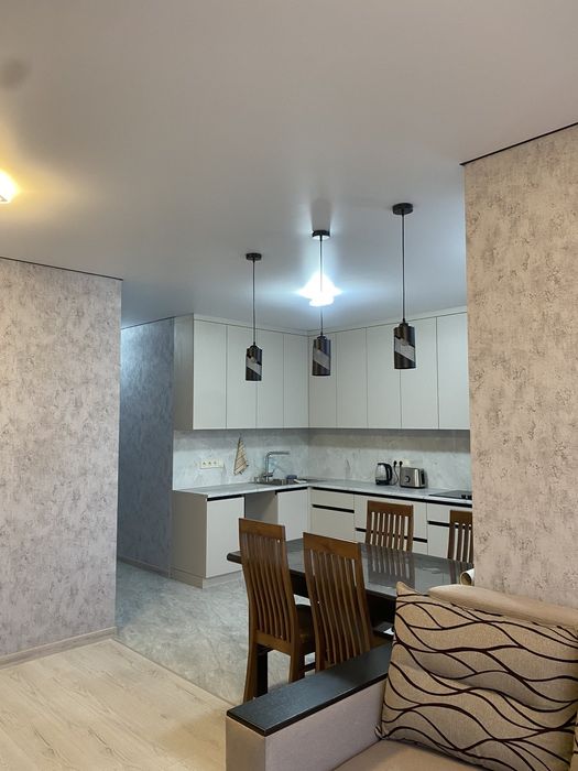 Оренда просторої євро 2к. Є бомбосховище