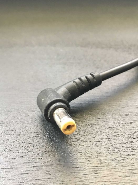 Carregador de Portátil Liteon (cabo + adaptador AC)