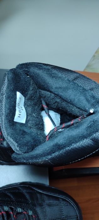 Високі чоловічі кросівки зимові