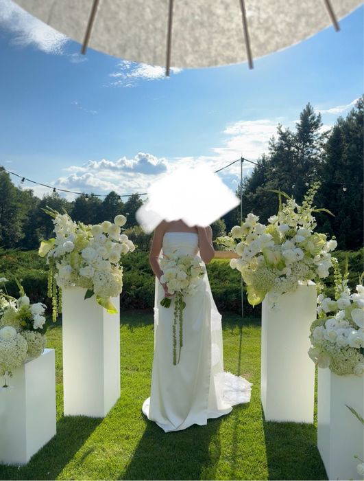 Komplet białych podestów na targi