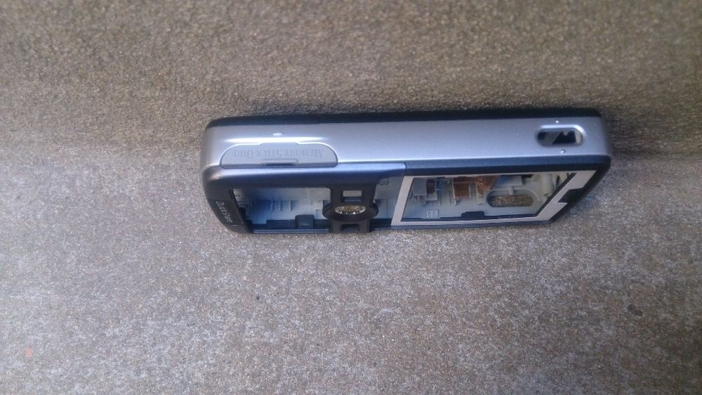 Sonyericsson k750i - tampas novas