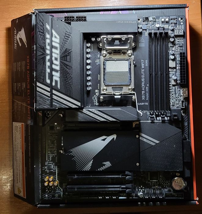 Материнська плата Gigabyte X870 AORUS ELITE WIFI7 (sAM5, AMD X870, PCI-Ex16)