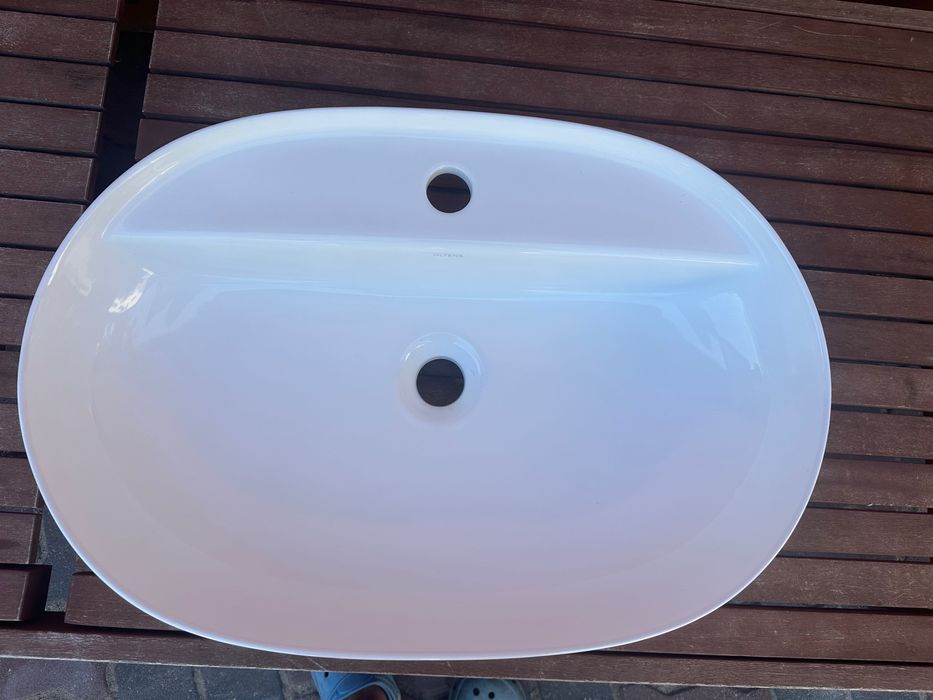 Umywalka Oltens  62x42