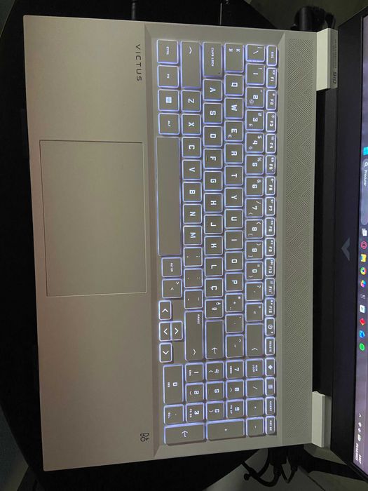 Portátil Gaming HP Victus 16 – Ryzen 7 / RTX 3060 + Base Gamer